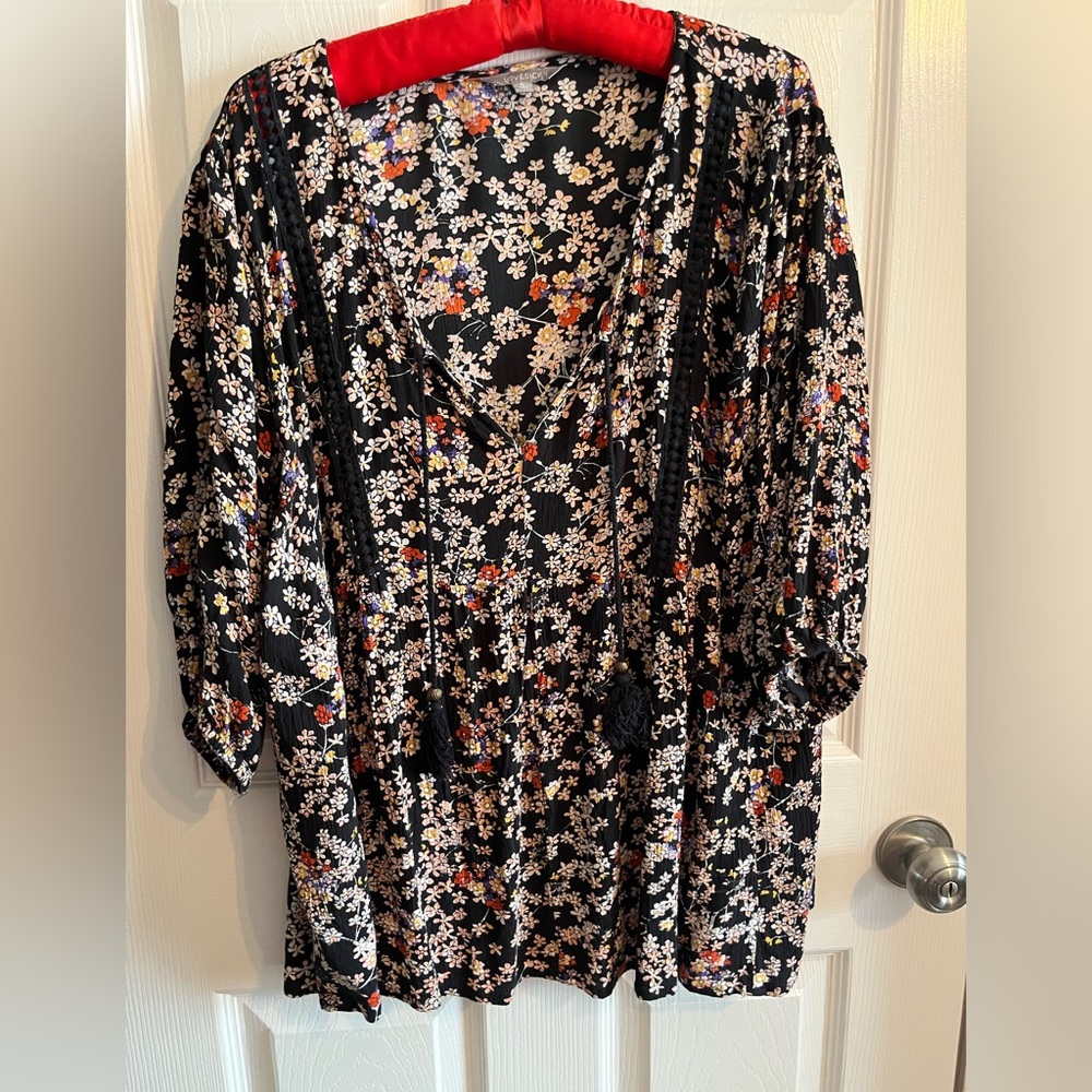 Lovesick by Torrid Boho Peasant Floral Tassel Blouse